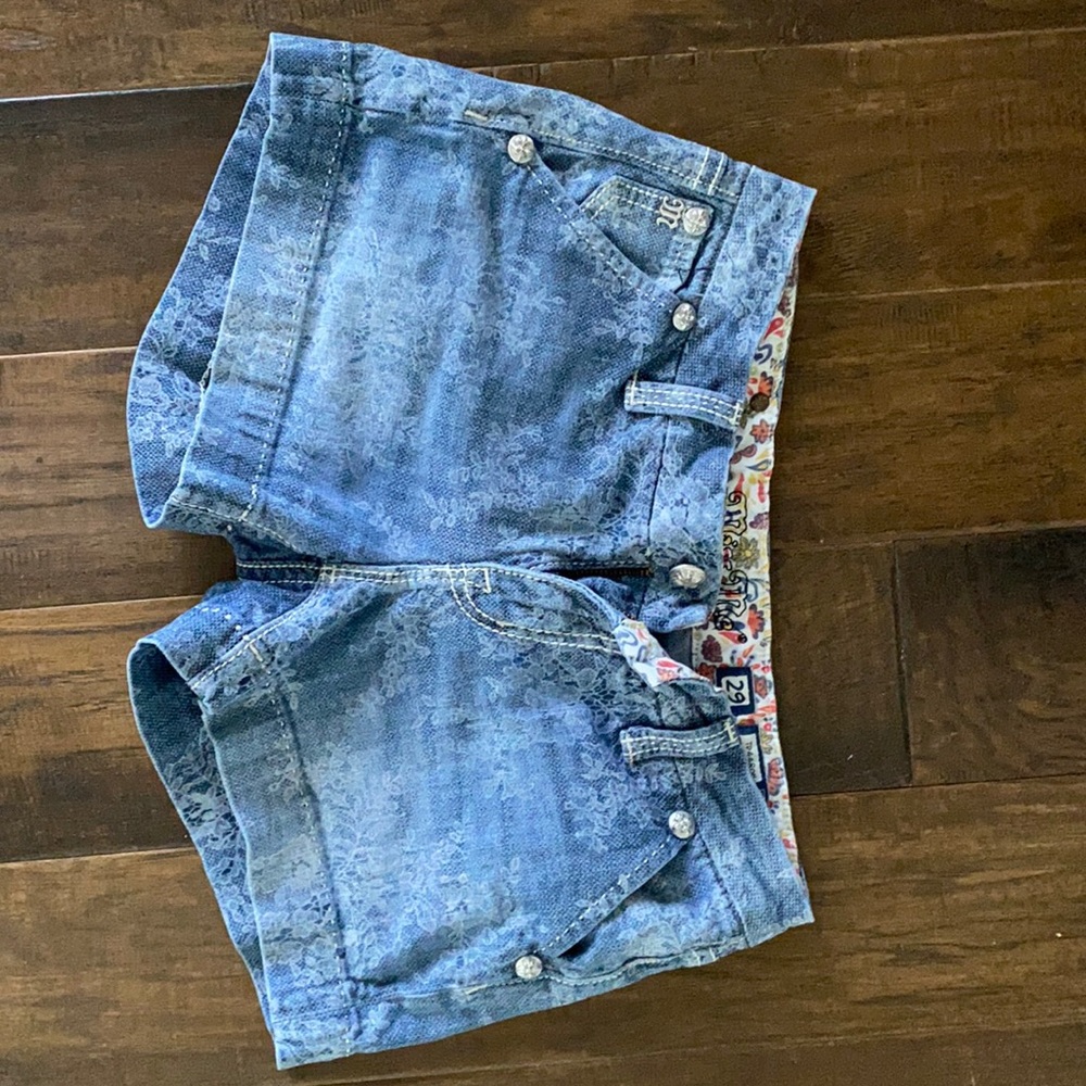 Miss Me shorts!!